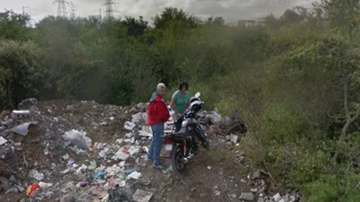 Google Street View catches couple 'having sex' on roadside